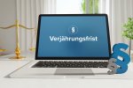 Laptop mit Aufschrift Verjährungsfrist